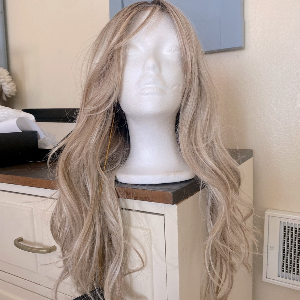 Belletress Peerless in Butterbeer blonde